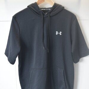 Under Armour half sleeve hoodie (M)